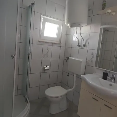 Apartment Ankora Vir